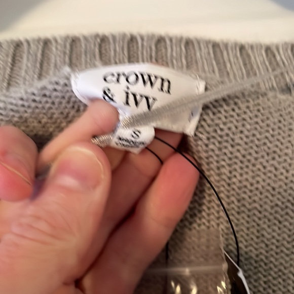 Crown and Ivy sweater - Picture 2 of 10